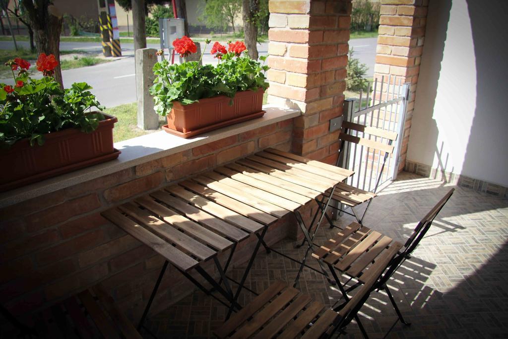 Oazis Apartmanok Morahalom Phòng bức ảnh